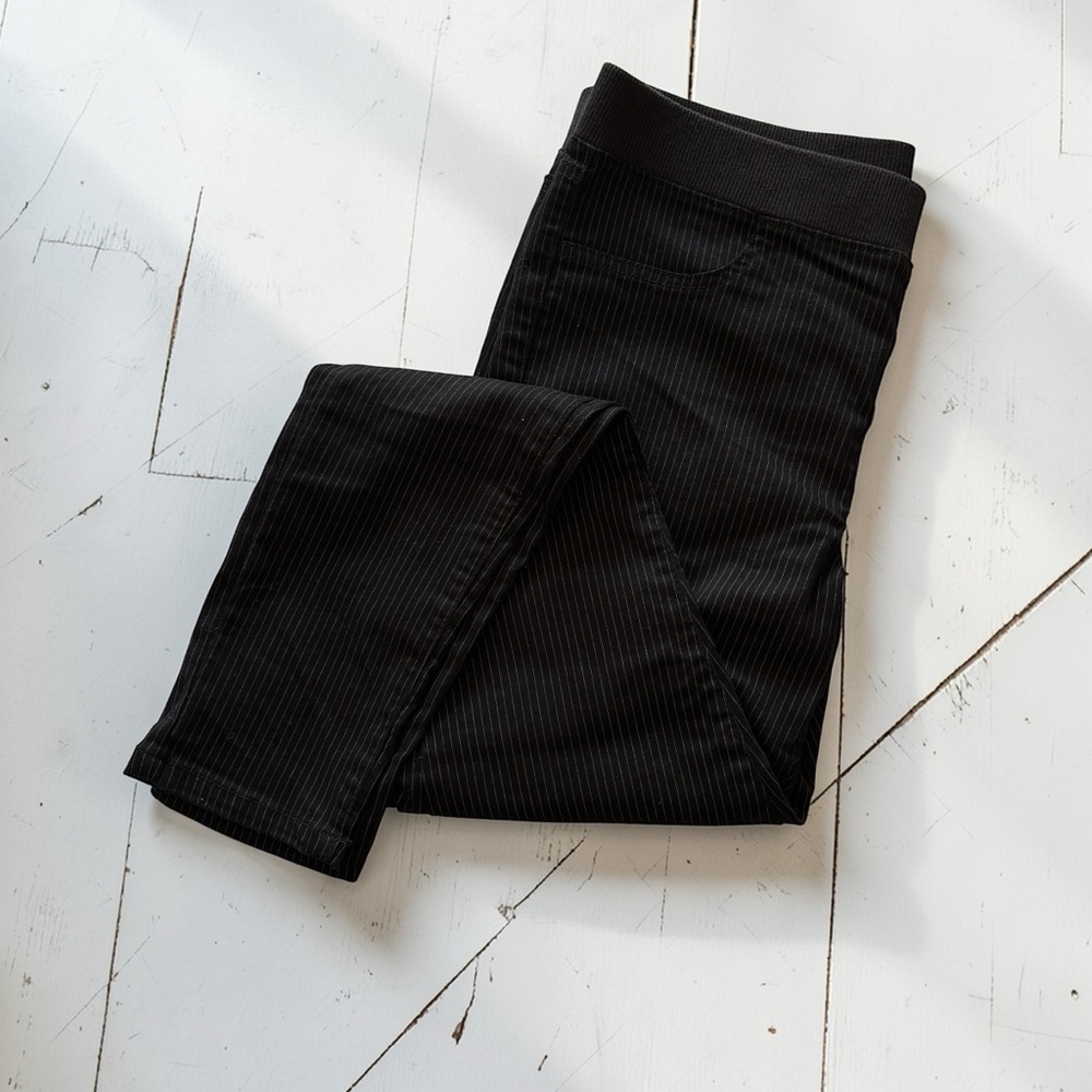 No Boundaries Black Pinstripe Skinny Pants Size L 11/13 Pull-On Stretch Career W - Picture 8 of 10